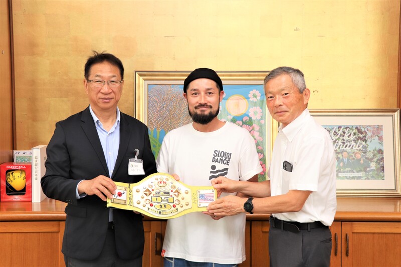 表敬訪問時の集合写真
