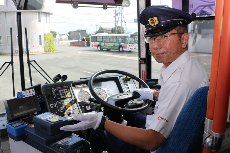 熊本バス運転士　稲本浩司さんの写真.jpg