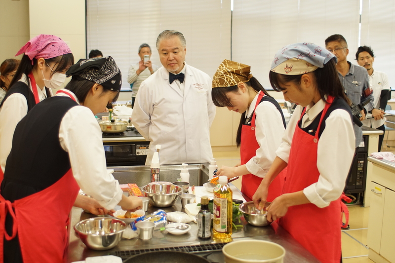 料理中の写真（尚絅）