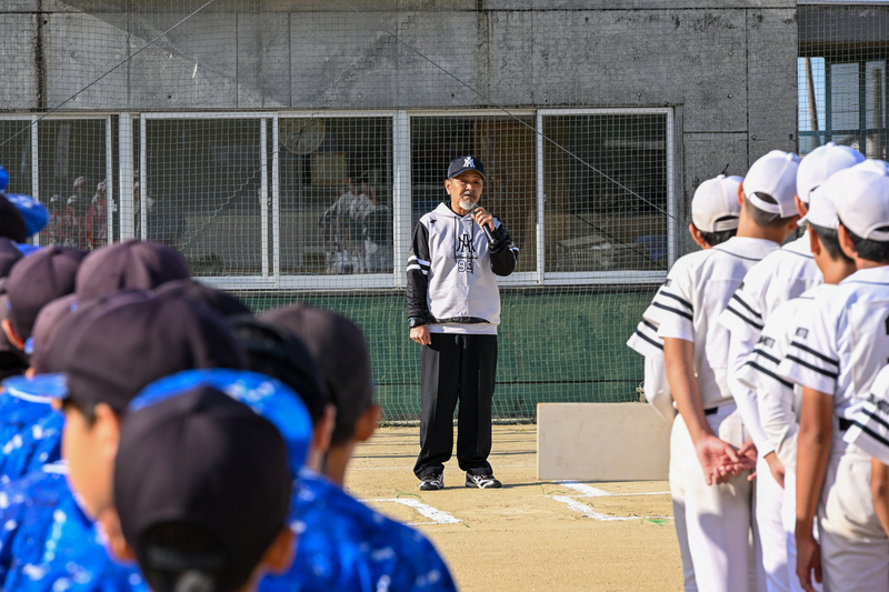 挨拶をする齊藤会長の写真